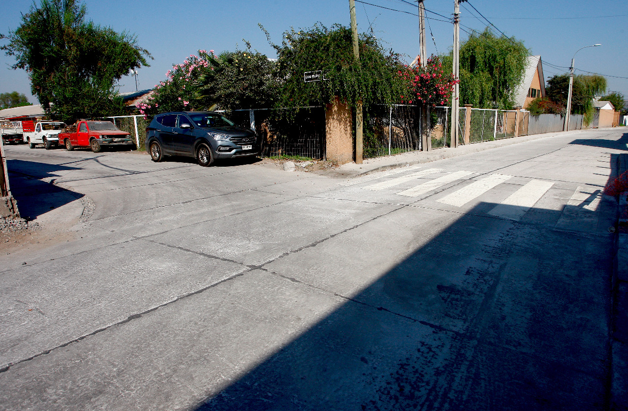 Municipio curicano entrega esperada pavimentación de la calle Apolonia –  Radio Inolvidable Curico